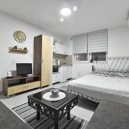 Apartman Aurora Апартаменты Тузла