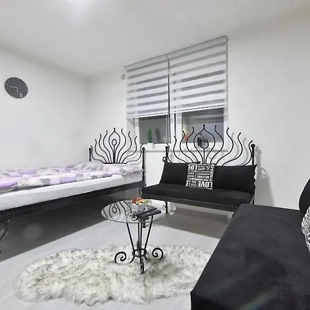 Апартаменты Apartman Aurora Тузла